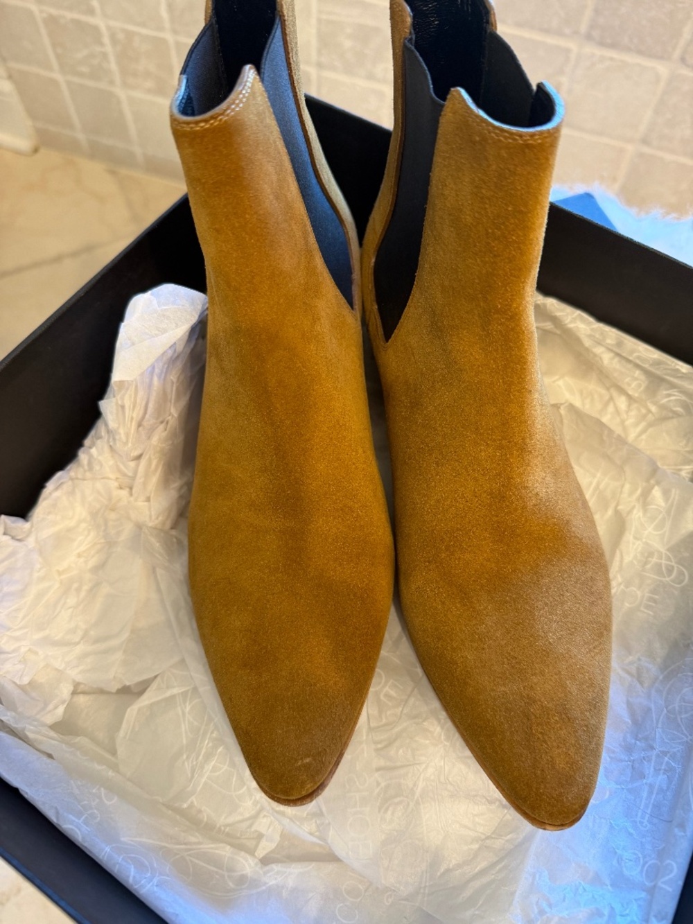 Saint Laurent Paris Kristin Camel Suede Chelsea Ankle Boots Size 38 / US 8